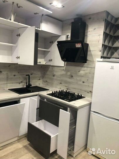 Кухни без ручек на заказ