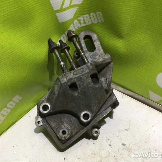 Кронштейн двигателя правый Форд Фокус 1