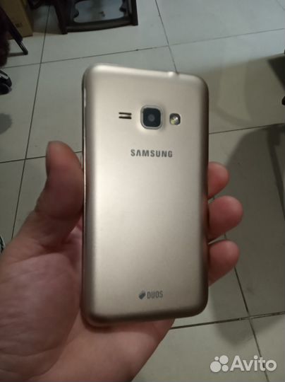 Samsung Galaxy J1 16