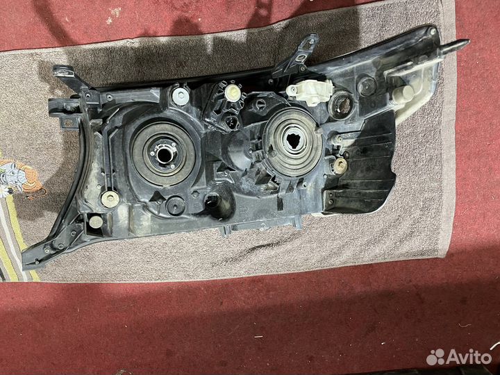 Фара левая lc200