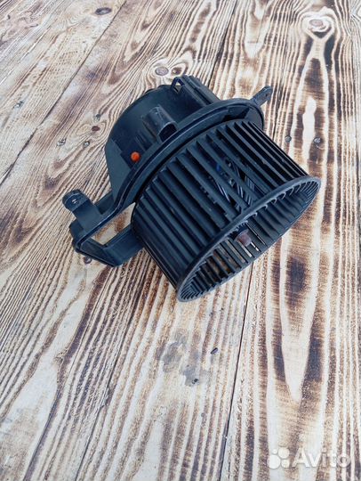 Мотор печки,вентилятор отопителя Пежо 3008