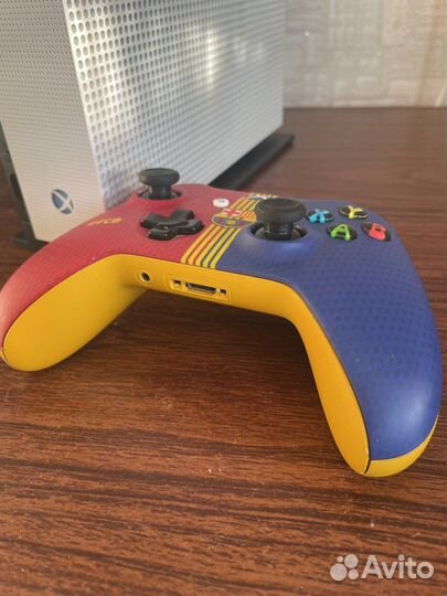Кастомный контроллер Xbox One S Барселона