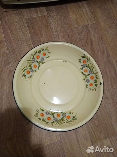 Эмалерованое блюдо