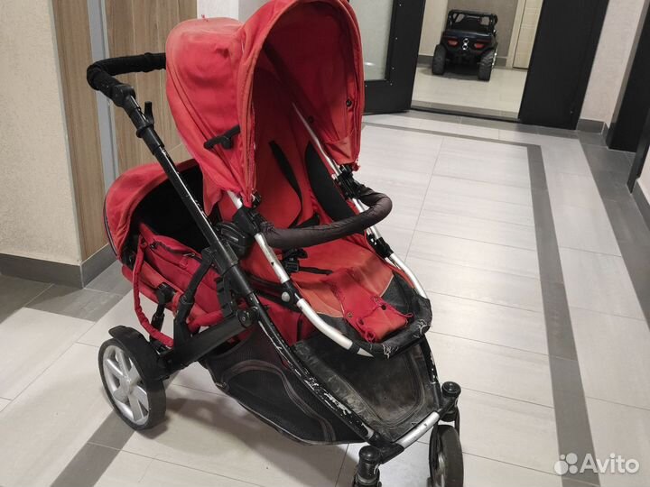 Коляска для двойни погодок britax