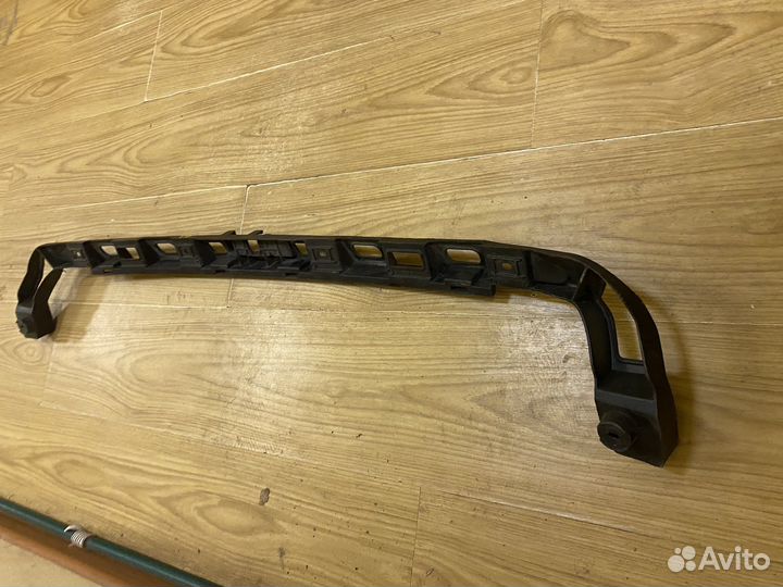 Кронштейн бампера Passat B6 Sedan