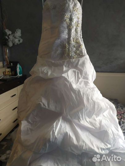 Свадебное платье 42 44 новое
