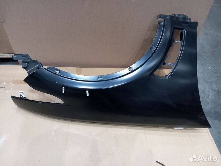 Крыло переднее правое