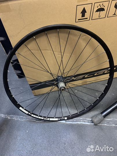 Комплект колес 27,5 DT Swiss ось 15х100/12х142