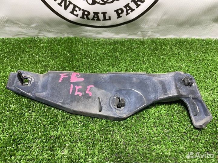 Крепление бампера переднее Toyota Caldina ST246 3S