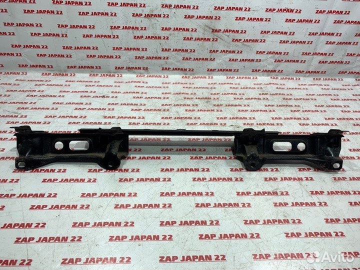 Усилитель бампера задний Toyota Town Ace Noah SR50