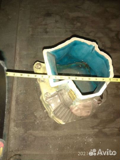 Старинная статуэтка шкатулка