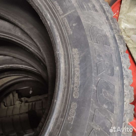 Bridgestone Ice Cruiser 7000 215/65 R16