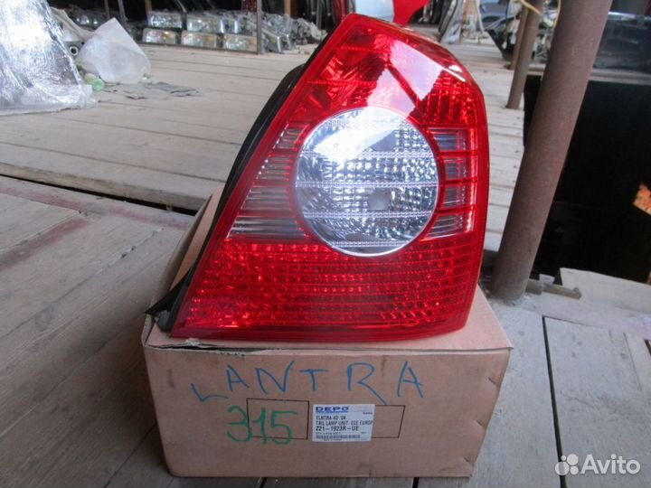 Hyundai Elantra XD2 фонарь правый 2003-2006
