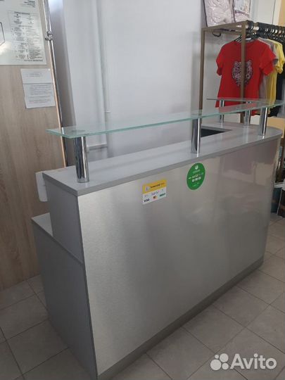 Стойка ресепшн