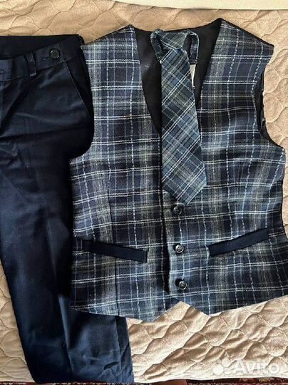 Брюки и жилетка в школу