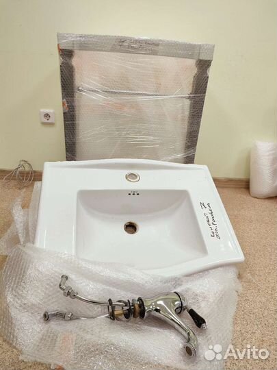 Раковина с подставкой