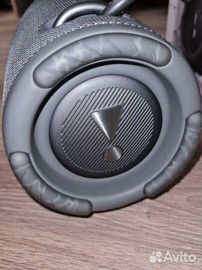 Портативная колонка JBL