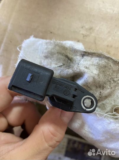 Датчик положения Распредвала Volkswagen 030907601E