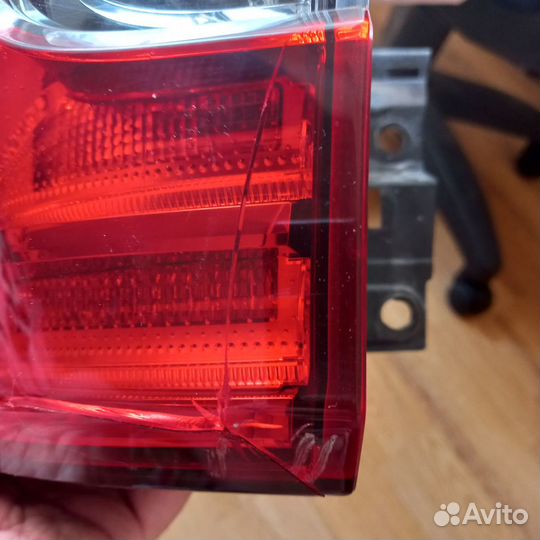 Задний левый фонарь