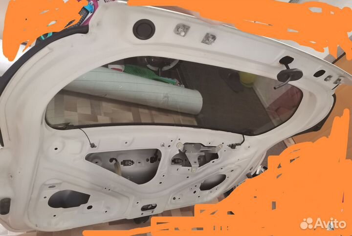 Задняя дверь со стеклом Nissan note e12