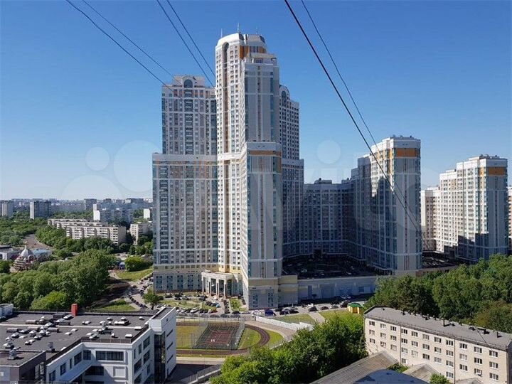 2-к. квартира, 81 м², 14/45 эт.