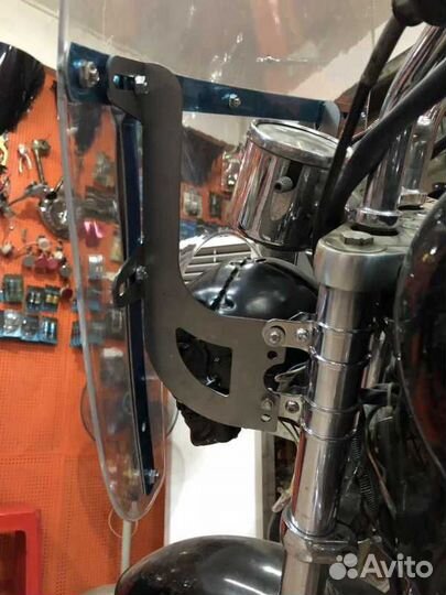 Стекло на мотоцикл с креплением на вилку