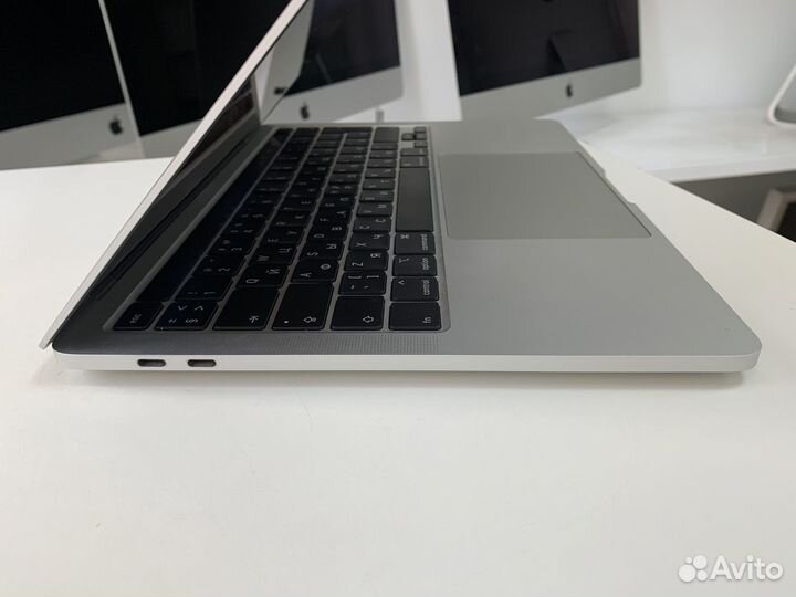 MacBook Pro 13 2020 i5 1.4 8 Ram 500 SSD (П-943)