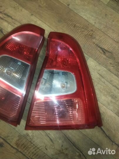 Фонарь правый Renault Logan
