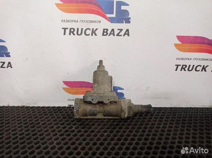 Клапан пневматический