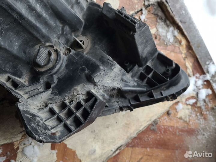 Фара передняя правая Kia Rio 3