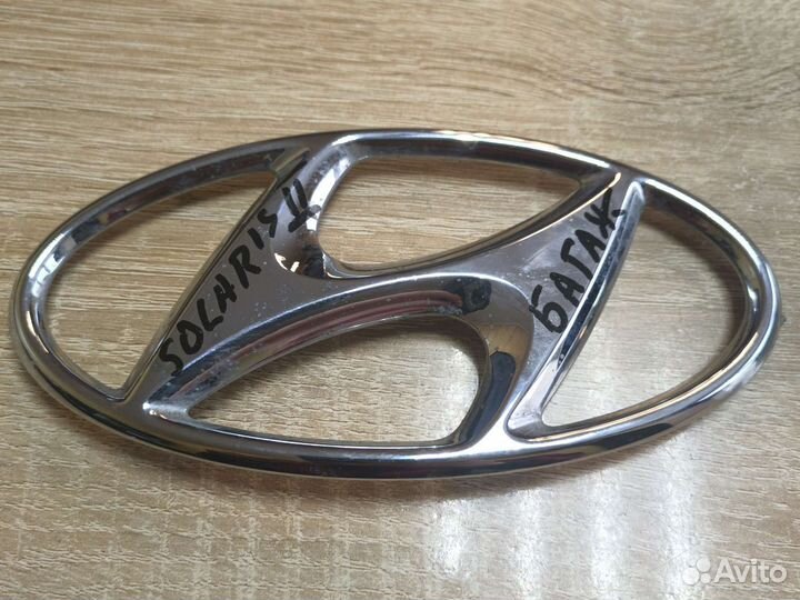 Значок крышки багажника Hyundai Solaris 2