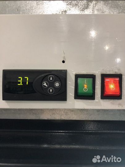 Холодильный шкаф