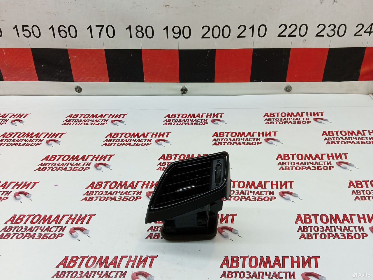 Дефлектор воздуховода левый Nissan Rogue