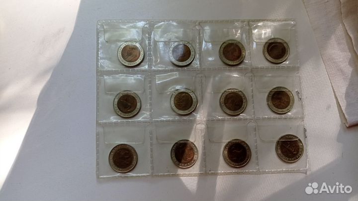 Набор монеток красная книга разный номинал