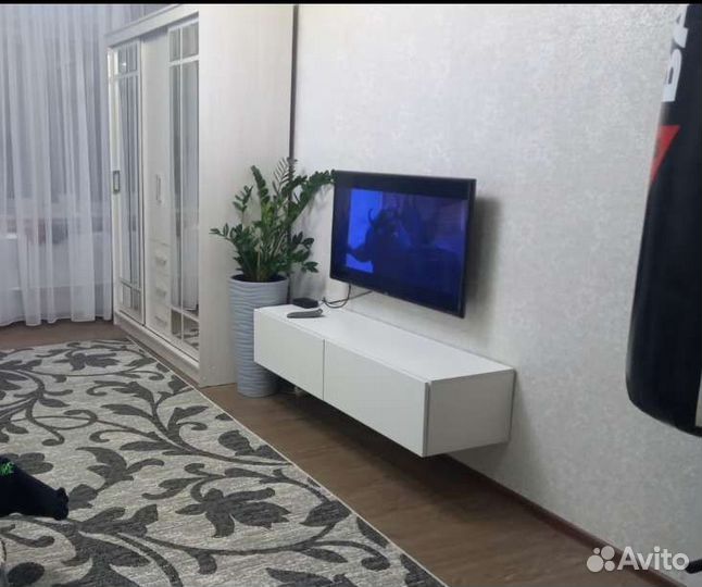 Подвесная тумба под тв