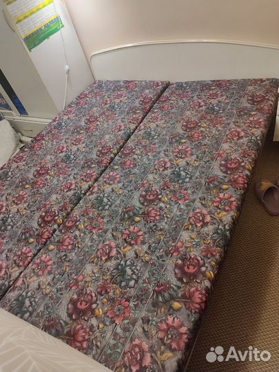 Кровать двуспальная 160х200 с подьемным механизмом