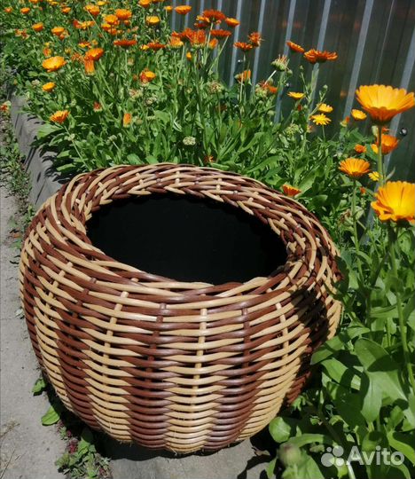 Кашпо из полиротанга