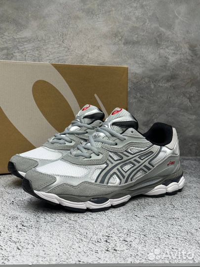 Кроссовки Asics