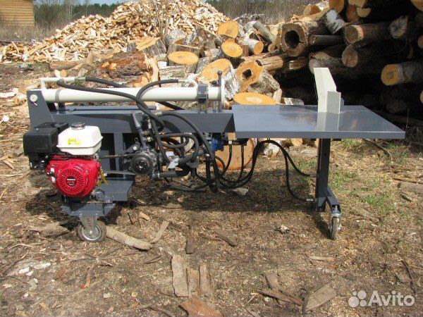 Работа кольщики дров на Станке