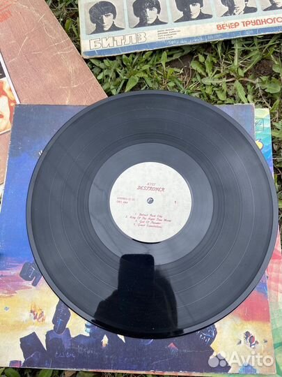 Виниловые пластинки the beatles