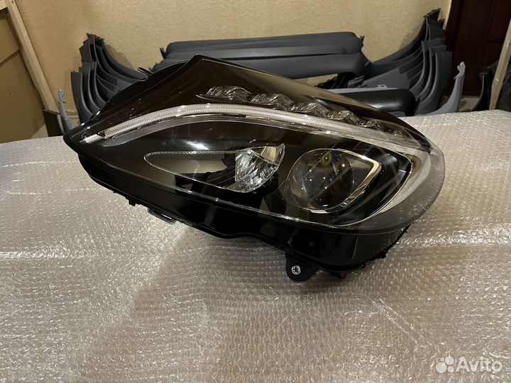 Левая передняя фара Mercedes W205 дорестайлинг