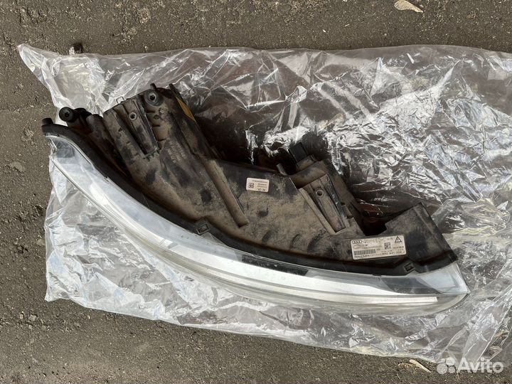 Фара биксенон Audi A1 оригинал