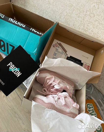 Кроссовки с пойзон