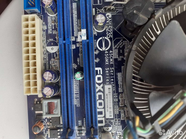 Материнская плата с процессором и памятью