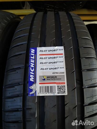 Michelin Pilot Sport 4 S 295/40 R22