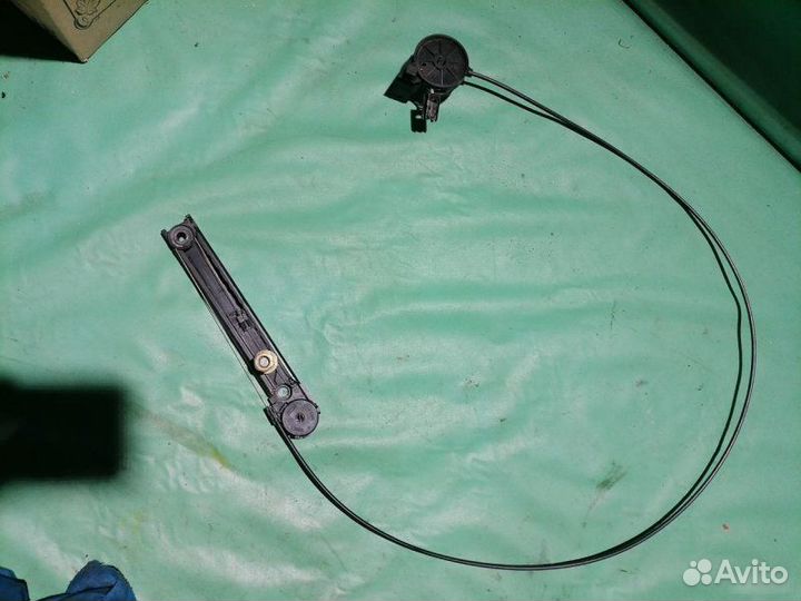 Устройство перестановки ремня левое Bmw 7 E38