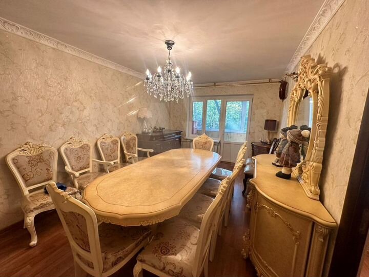 4-к. квартира, 81 м², 2/5 эт.