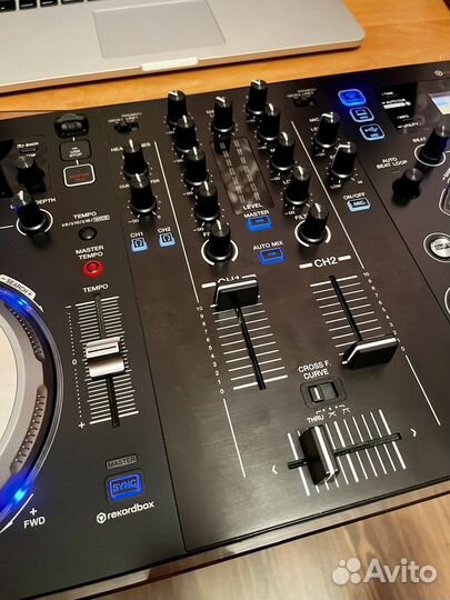 Dj контроллер Pioneer XDJ Aero