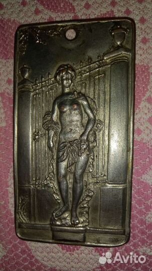 Старинная бляшка