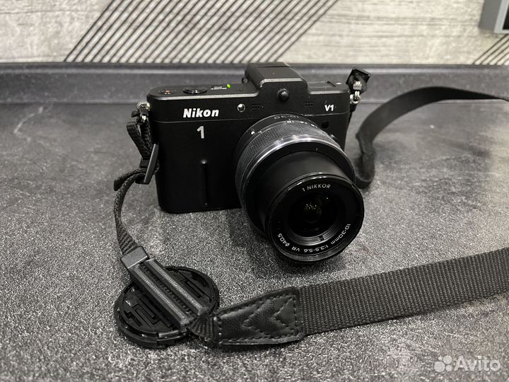 Фотоаппарат Nikon 1 V1 с большой комплектацией